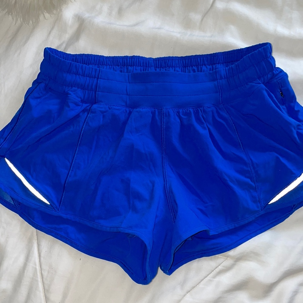 Lululemon Hotty Hot Low Rise Short 2.5 in size 8